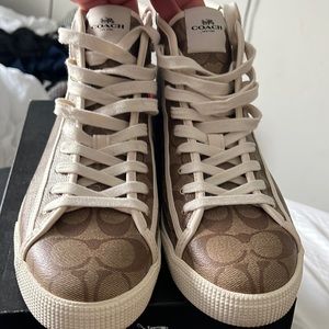 Women Like New coach sneakers size 10!